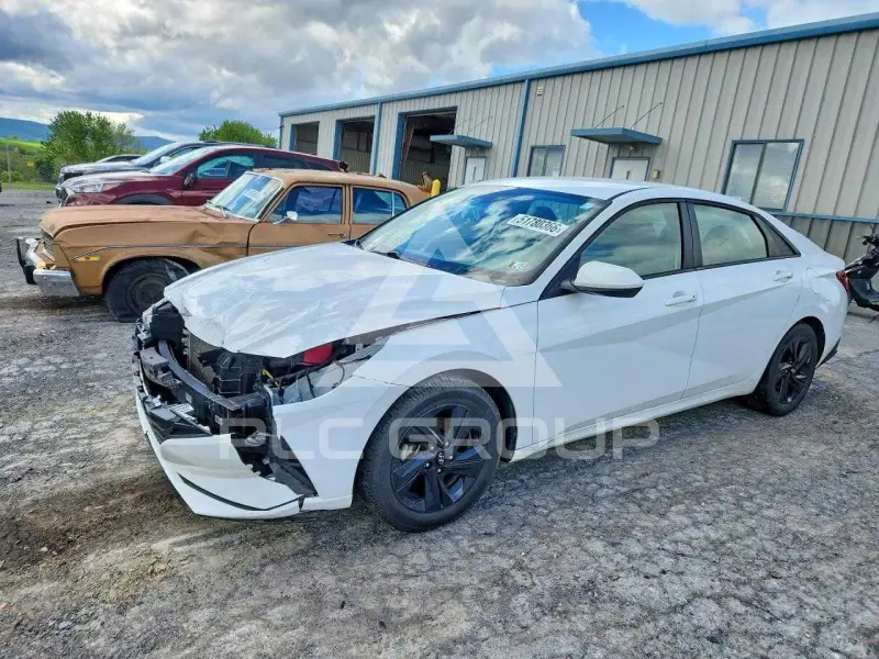2023 Hyundai Elantra фото