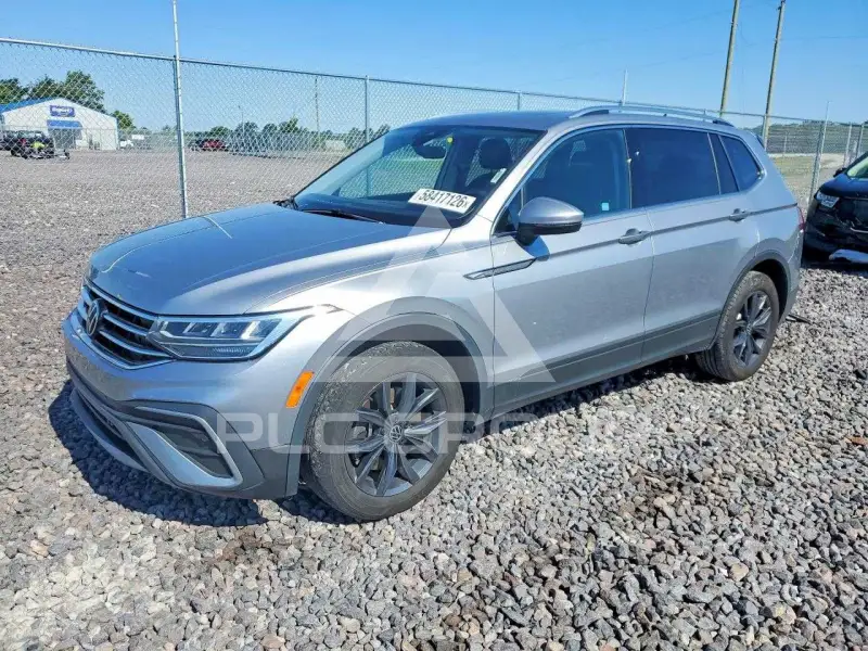 2023 Volkswagen Tiguan photo