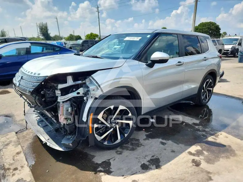 2024 Mitsubishi OUTLANDER фото