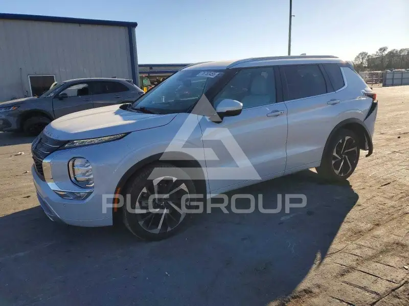2024 Mitsubishi OUTLANDER photo