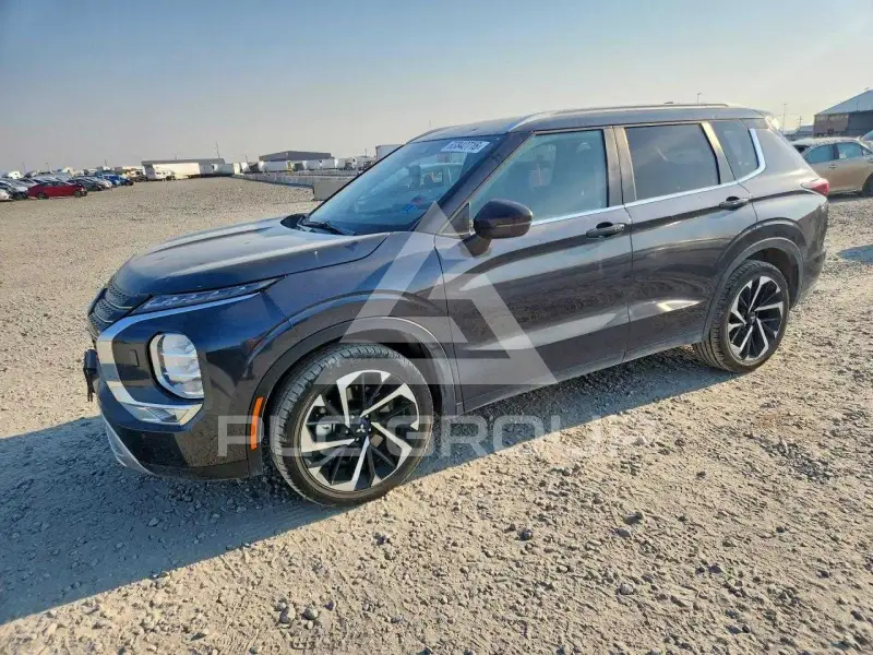 2024 Mitsubishi OUTLANDER photo