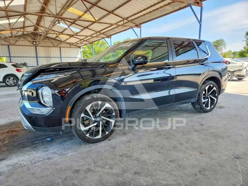 2024 Mitsubishi OUTLANDER photo