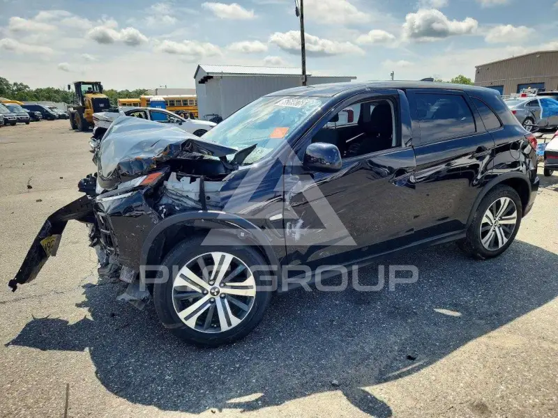 2024 Mitsubishi OUTLANDER photo
