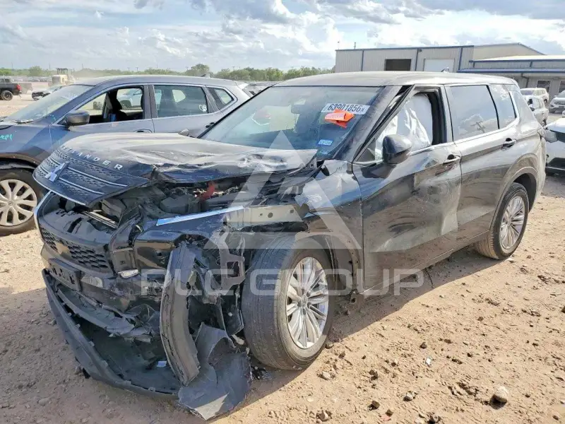 2024 Mitsubishi OUTLANDER photo