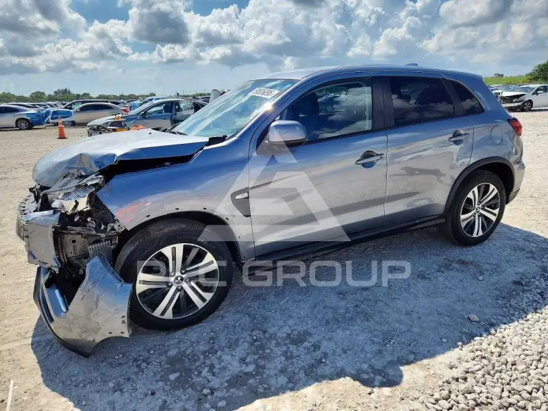 2024 Mitsubishi OUTLANDER photo