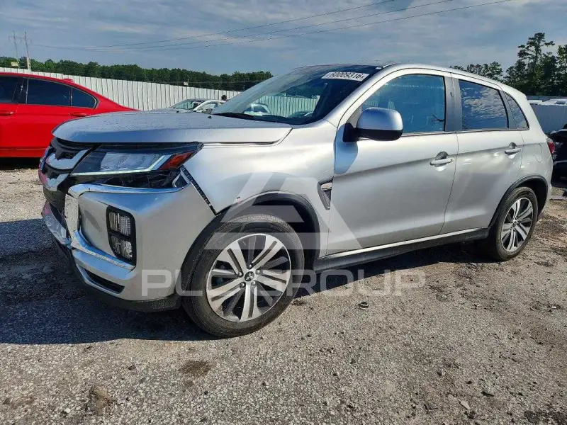 2024 Mitsubishi OUTLANDER photo