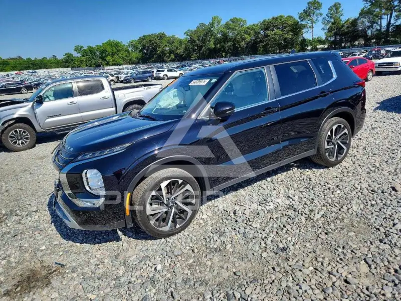 2024 Mitsubishi OUTLANDER photo