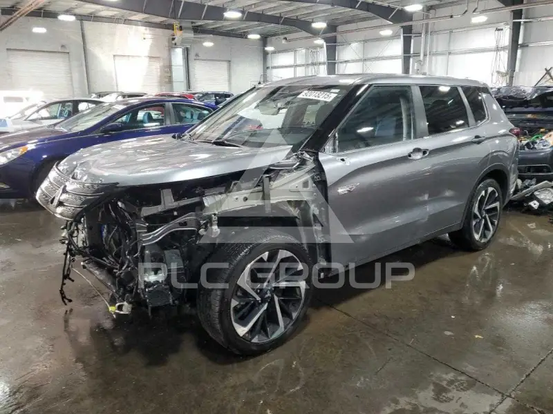 2024 Mitsubishi OUTLANDER photo