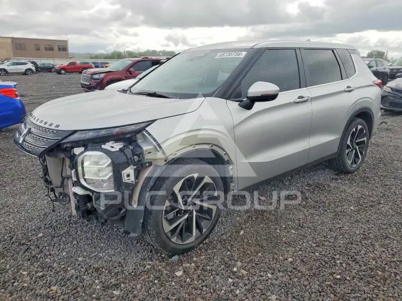 2024 Mitsubishi OUTLANDER photo