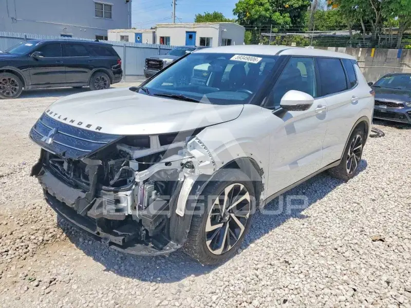 2024 Mitsubishi OUTLANDER фото