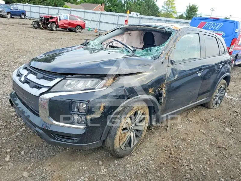 2024 Mitsubishi OUTLANDER photo