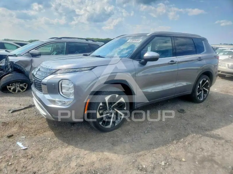 2024 Mitsubishi OUTLANDER photo