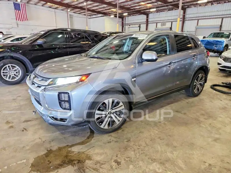 2024 Mitsubishi OUTLANDER photo