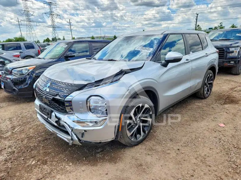 2024 Mitsubishi OUTLANDER фото