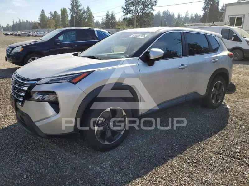 2024 Nissan ROGUE photo