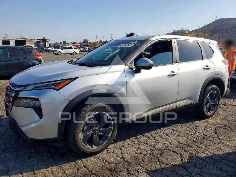 2024 Nissan ROGUE photo