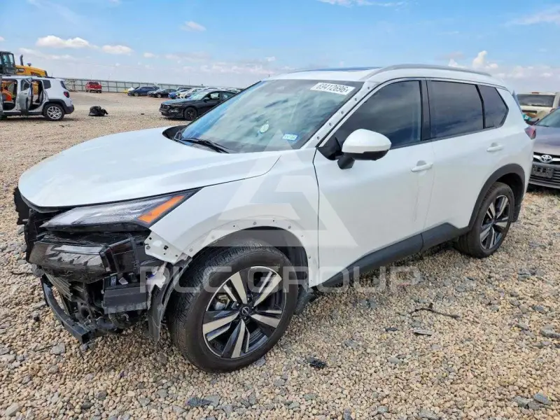 2024 Nissan ROGUE photo