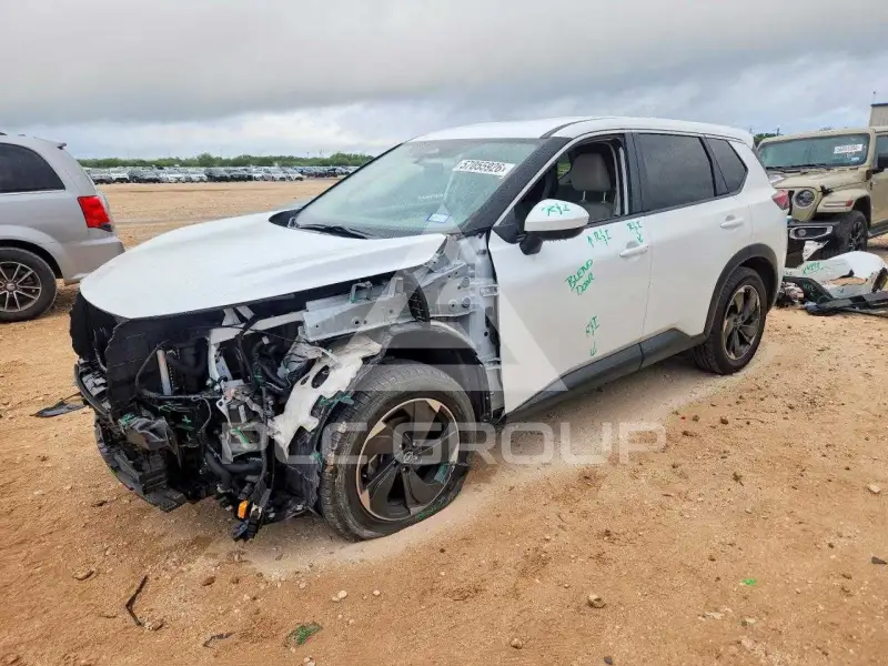 2024 Nissan ROGUE photo
