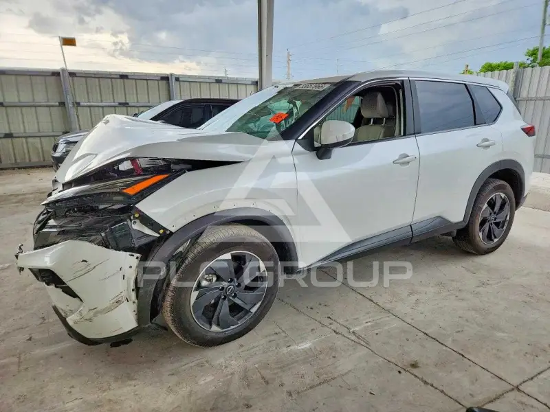 2024 Nissan ROGUE photo