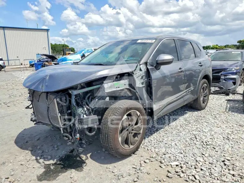2024 Nissan ROGUE photo