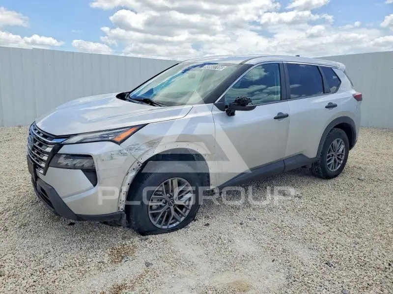 2024 Nissan ROGUE photo