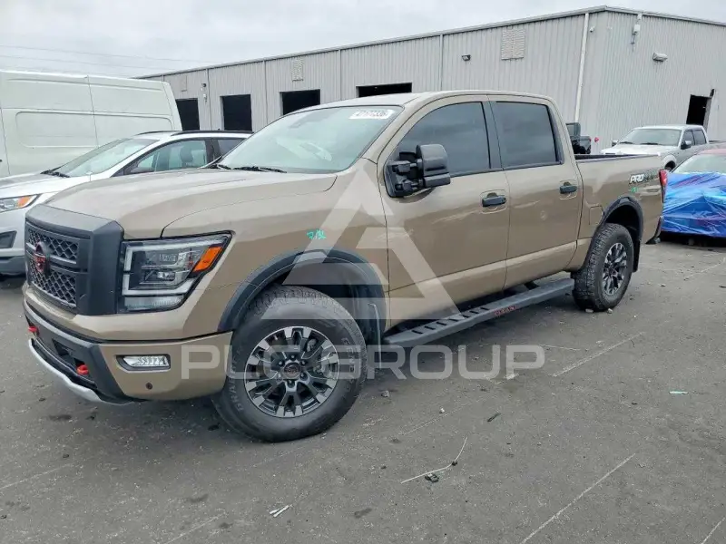 2024 Nissan TITAN photo