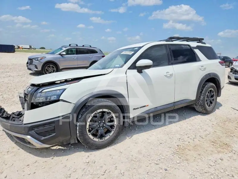 2024 Nissan PATHFINDER photo