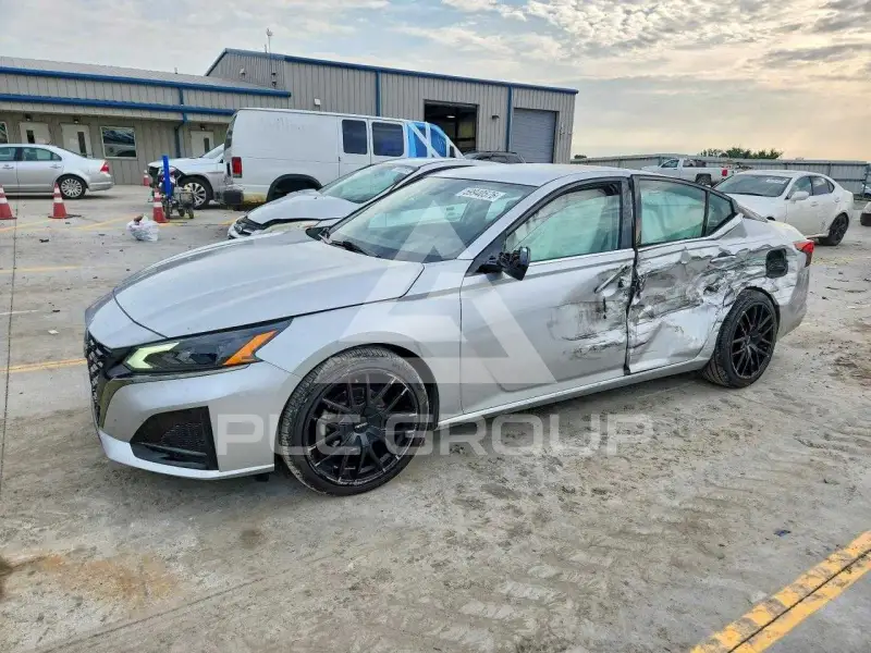 2024 Nissan ALTIMA photo