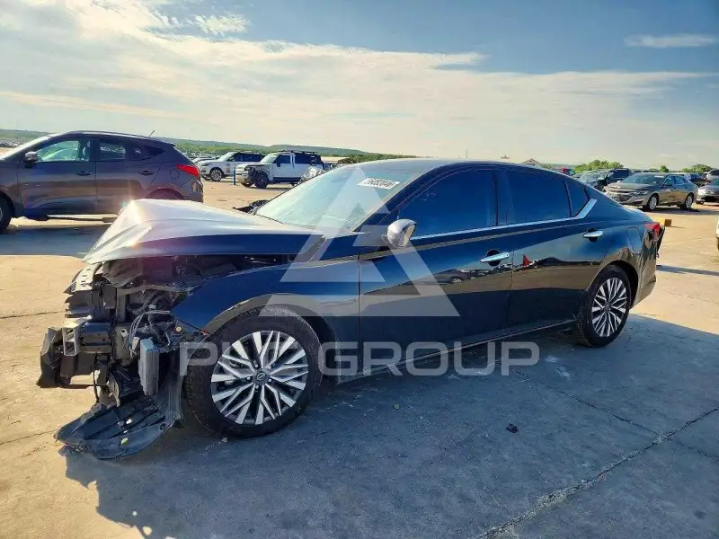 2024 Nissan ALTIMA photo
