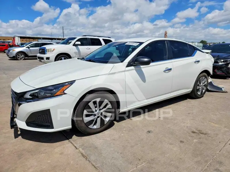 2024 Nissan ALTIMA photo