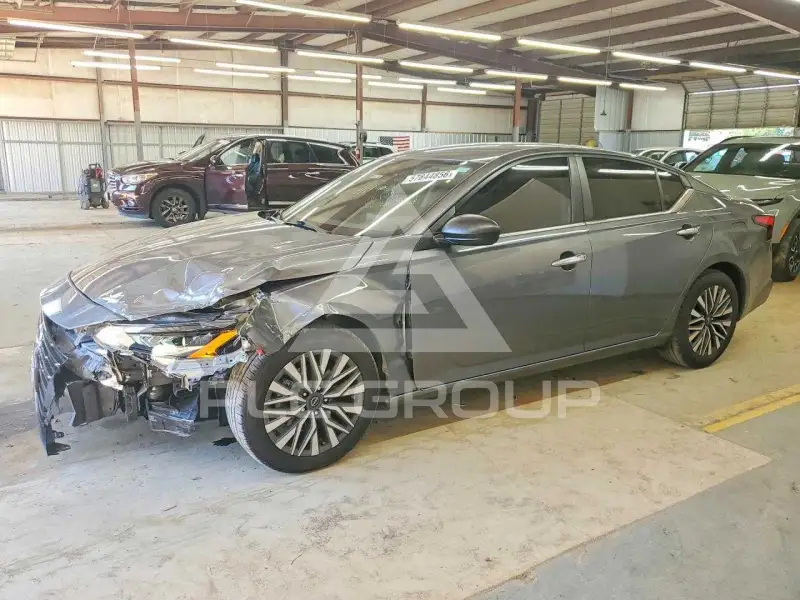2024 Nissan ALTIMA photo