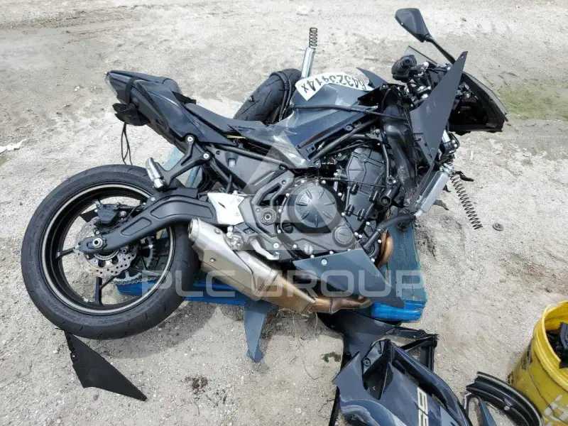 2024 Kawasaki EX650 фото