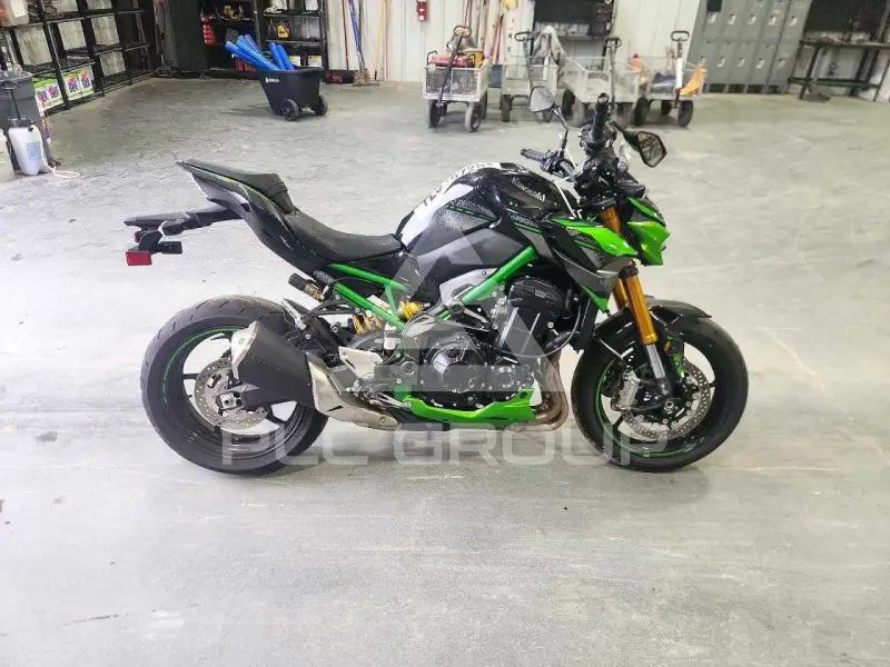 2024 Kawasaki ZR1000 фото