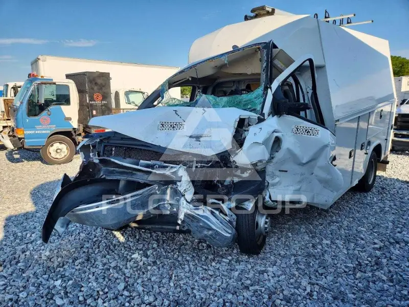 2024 Chevrolet Express фото