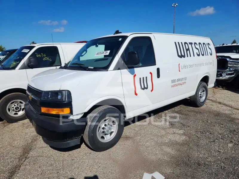 2024 Chevrolet Express фото