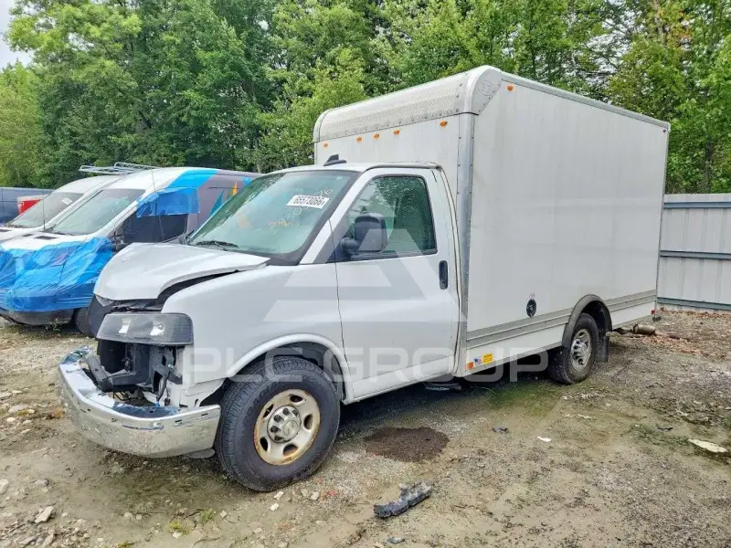 2024 Chevrolet Express фото