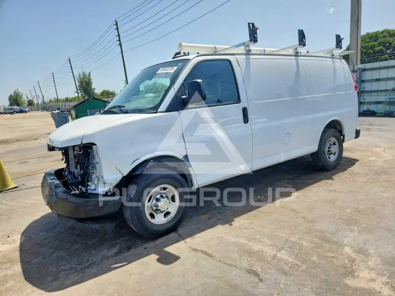 2024 Chevrolet Express photo