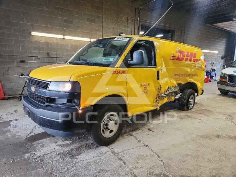 2024 Chevrolet Express фото