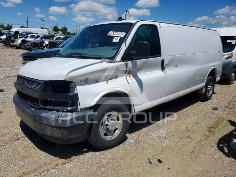 2024 Chevrolet Express фото