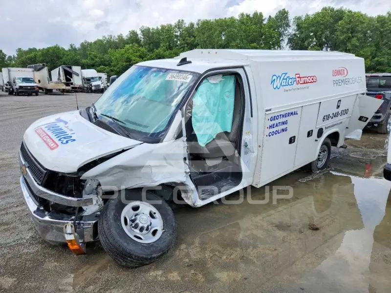 2024 Chevrolet Express фото