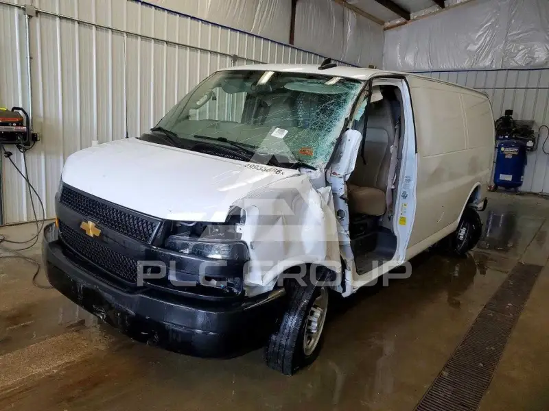 2024 Chevrolet Express фото