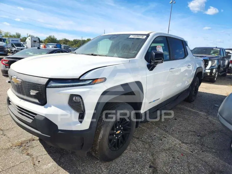 2024 Chevrolet Silverado photo