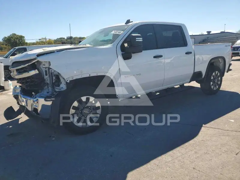 2024 Chevrolet Silverado photo