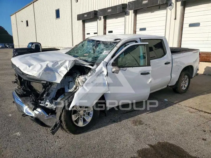 2024 Chevrolet Silverado photo