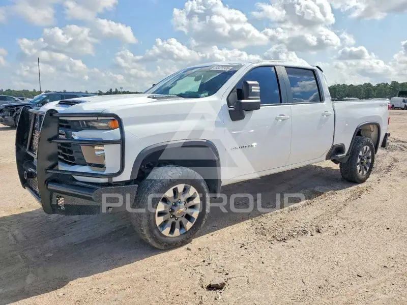 2024 Chevrolet Silverado photo