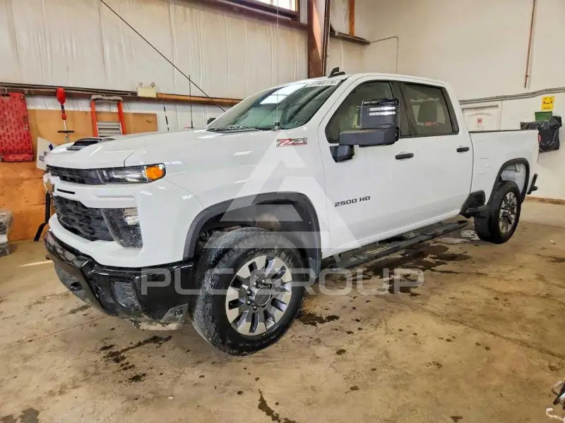 2024 Chevrolet Silverado photo