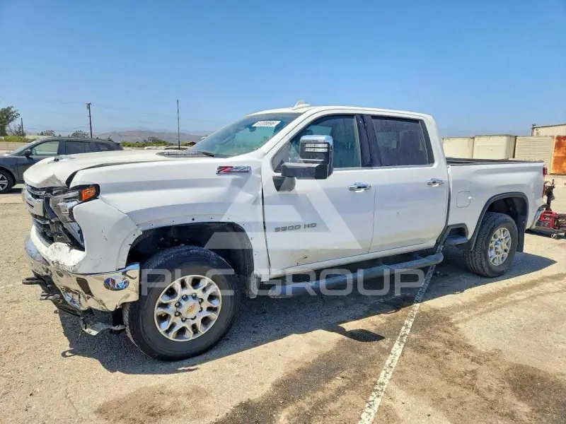 2024 Chevrolet Silverado фото