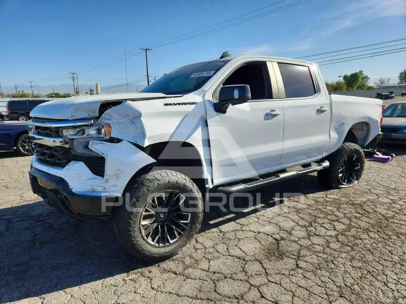 2024 Chevrolet Silverado photo