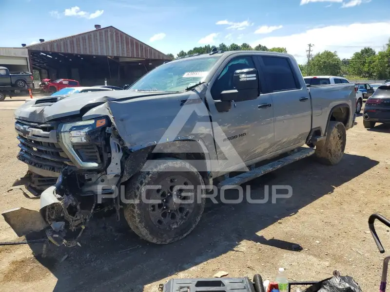 2024 Chevrolet Silverado photo
