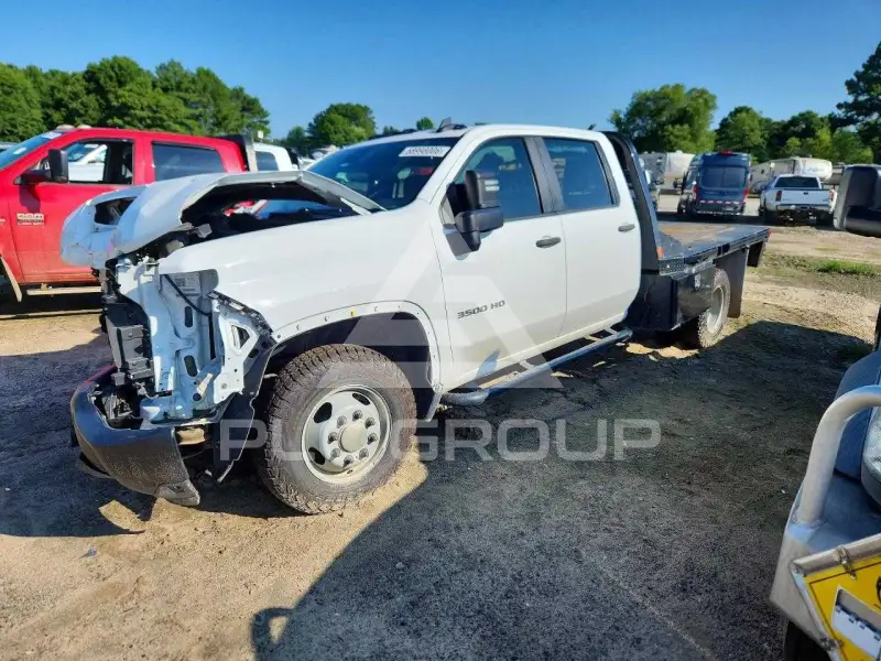 2024 Chevrolet Silverado photo